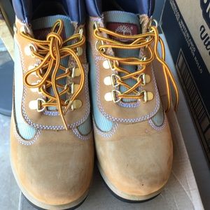 Unisex Timberlands size 4.5.